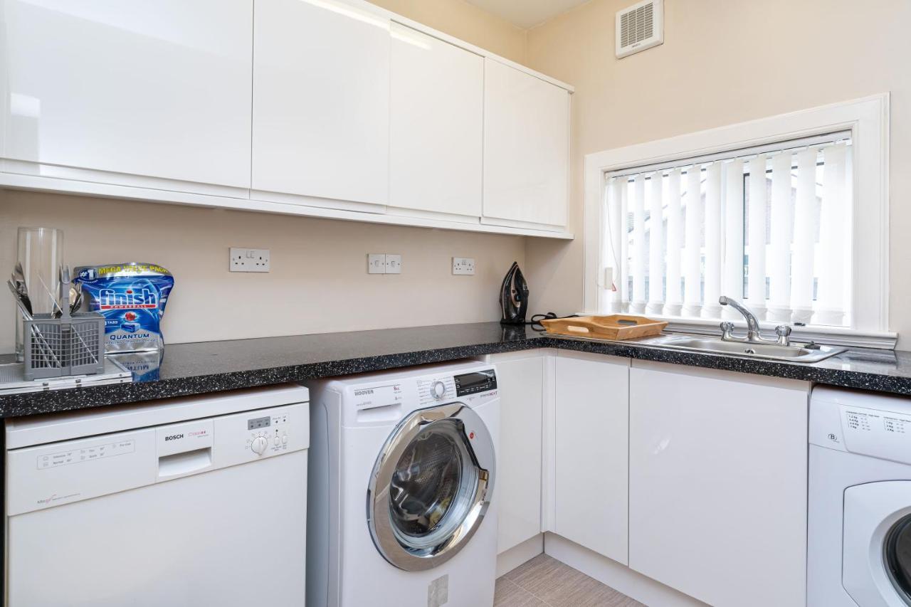 New Four Bedroom House - All Rooms Ensuite Stirling Luaran gambar