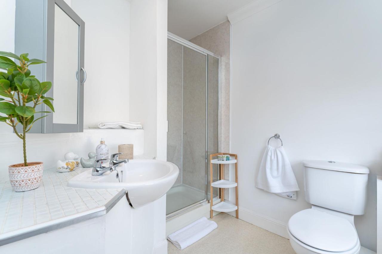 New Four Bedroom House - All Rooms Ensuite Stirling Luaran gambar