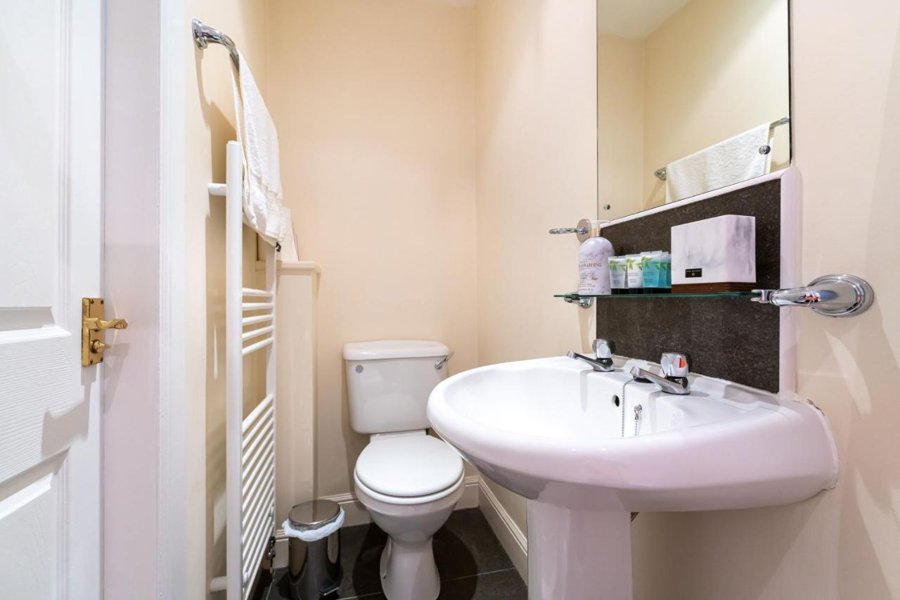New Four Bedroom House - All Rooms Ensuite Stirling Luaran gambar
